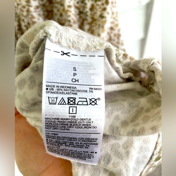 OLD NAVY • Soft Animal Print Dress - Picture 4 of 5